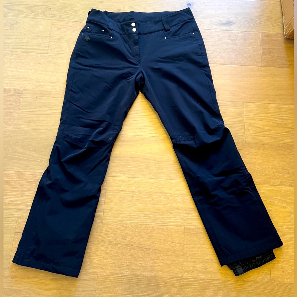 Descente ski pants. Worn for one season. Professional ski quality!